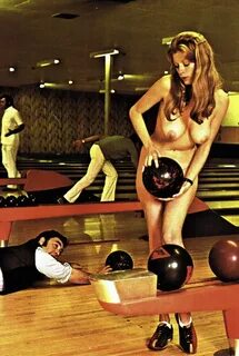 Women Bowling Naked - Porn Sex Photos