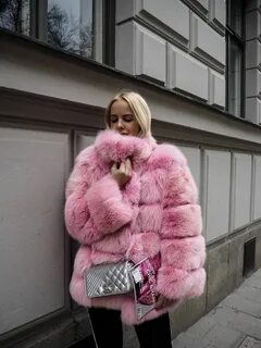 Tildabjarsmyr Blogg (With images) Pink fur coat, Pink fur, F