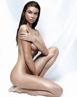 Melinda London Nude Pics - She's Too Plastic ! - Scandal Pla