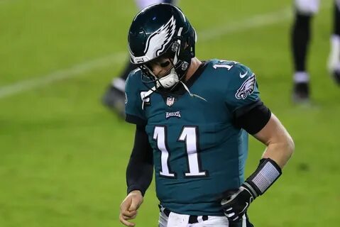 Eagles QB Carson Wentz's Passer Rating Dropping Historically