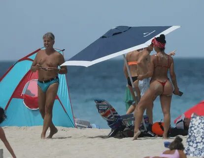 Lis Vega Displays Her Sexy Body on the Beach (72 Photos) #Th