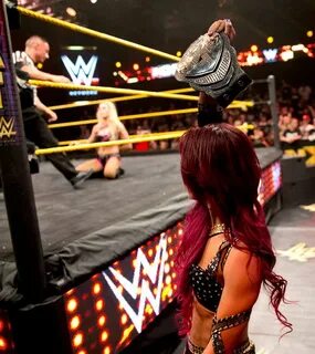 WWE NXT 3/4/15: Charlotte vs Sasha Banks - NXT Women's Champ