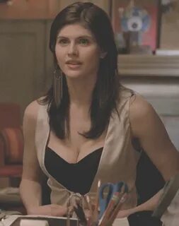 Alexandra daddario GIF - Find on GIFER