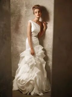 Vera Wang Wedding dresses vera wang, Used wedding dresses, V