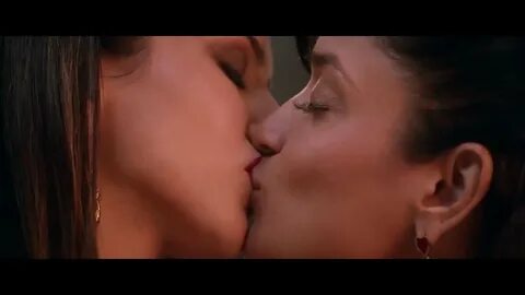 Sunny Leone And Sandhya Mridul Lesbian Kiss From Ragini MMS 2.