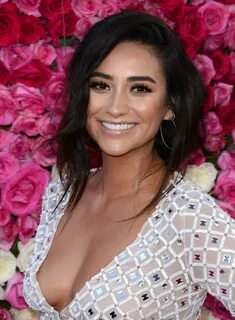 Shay Mitchell At 'Mother's Day' Premiere In LA - Celebzz - C