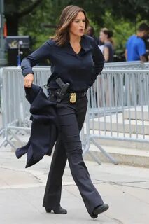 olivia benson heels - Google Search Statement outfits, Detec