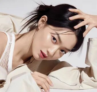 Profil Shin Min Ah, Pemeran Yoo Hye Jin di Drama Korea Homet