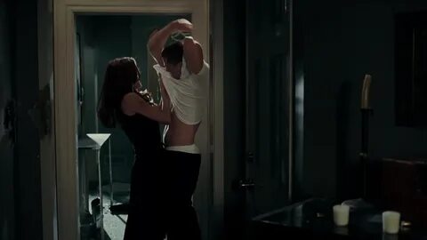 ausCAPS: Brad Pitt shirtless in Mr. & Mrs. Smith