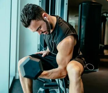 Should You Work on Biceps or Triceps First While Bodybuildin