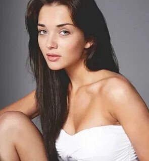 Amy Jackson Bikini Hot & Sexy Curves Hot Images-Pics Wallpap