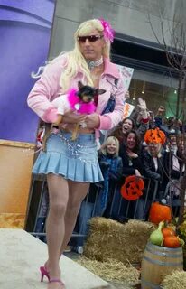 Matt Lauer dresses up as Dolly Parton for Halloween