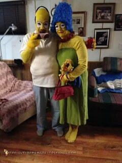 Homer and Marge Simpson Couple Costume Cool couple halloween