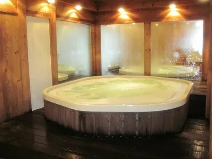 27 Hot Tub Suites Near Me References