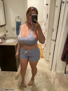 Curvy BBW MILF with huge ass and tits - Mobile Homemade Porn