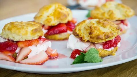 Joanna Gaines' Strawberry Shortcake