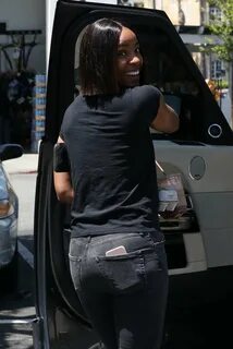 Kelly Rowland in Tight Jeans -01 GotCeleb