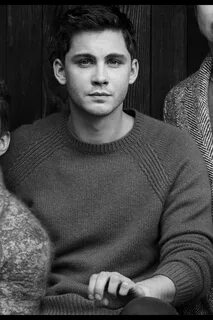 Logan Lerman at Fury photoshoot set Logan lerman, Good looki