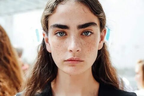 The No-Makeup Trend - Skin and Acne Positivity The Sunday Ed