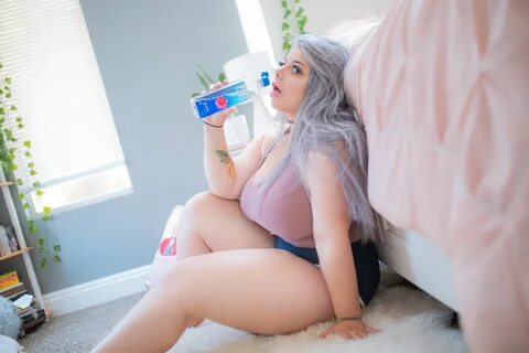 pt/ - Mariah Mallad / Momokun #104 "Summer of Cunt" edition