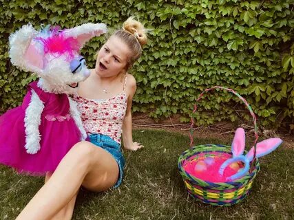 Darci Lynne בטוויטר: "Hope your Easter is egg-stra special! 