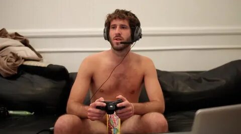 File:Lil Dicky in Staying In Music Video II.png - Wikimedia 