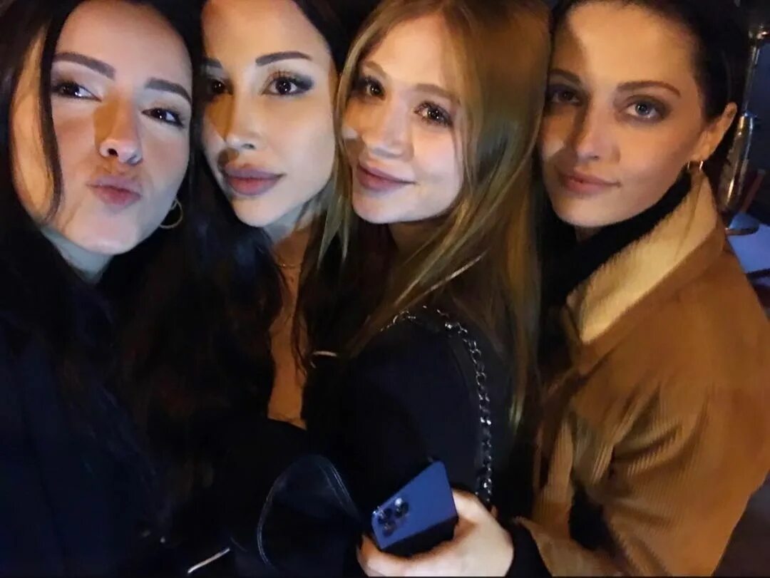 Instagram'da Liliana Mumy: "Love these ladies 💕 🥰.