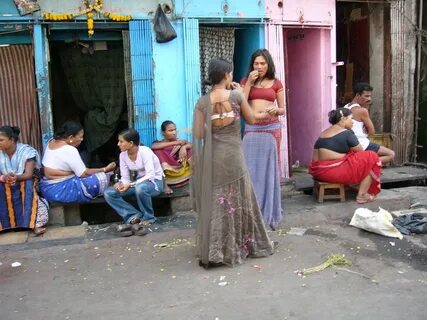 Prostitutes, Mumbai Leon Meerson Flickr