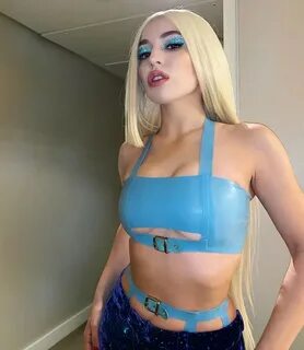 Ava Max image