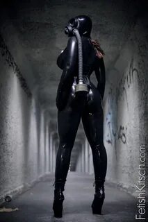 Miss Kitsch Twitterren: "Tunnel Vision. Photo by @FetishKits