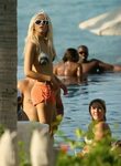 PixelBomb.com - Christina Aguilera exposed her pink bikini -