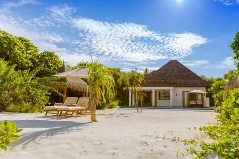 Отдых в отеле Hideaway Beach Resort and Spa 5* (Мале/Мальдив