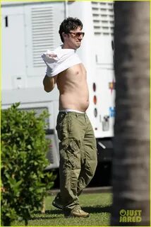 Full Sized Photo of zach braff shirtless hawaii donald faiso