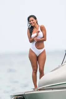 51 Nacktbilder von Nicole Scherzinger zeigen ihre ideal beei