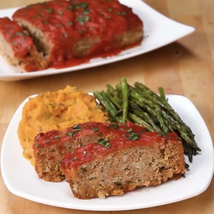 MOZZARELLA-STUFFED TURKEY MEATLOAF Servings: 4 INGREDIENTS 1 pound lean gro...