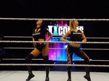 File:The IIconics - 2019-08-18 - 05.jpg - Wikipedia