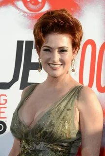 Pictures of Carolyn Hennesy