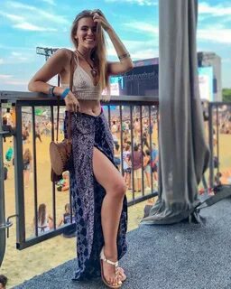 Amymarie Gaertner Feet (6 photos) - celebrity-feet.com