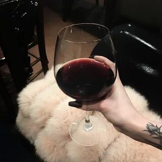 Pin by Julia 👑 on Drinks Wine aesthetic, Wine, Red wine aest