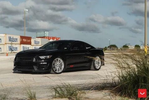 Ford Mustang GT on Vossen Wheels (VFS4) 2017 года выпуска. Ф