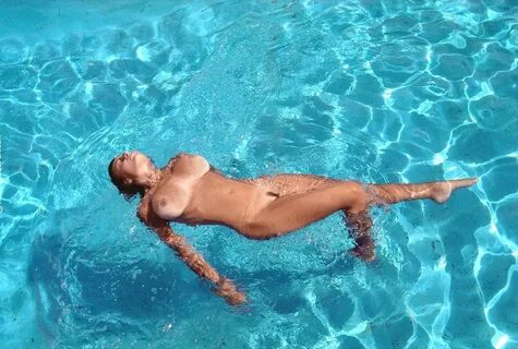 Nude Synchronized Swimming - 57 photos