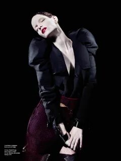 Iris Strubegger in V# 60 Fashion Gone Rogue