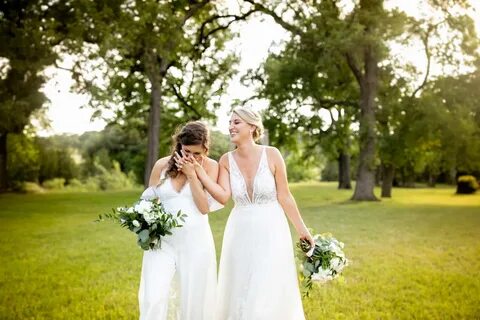 Meagan + Kristyn: an Austin, Texas, luxury outdoor wedding