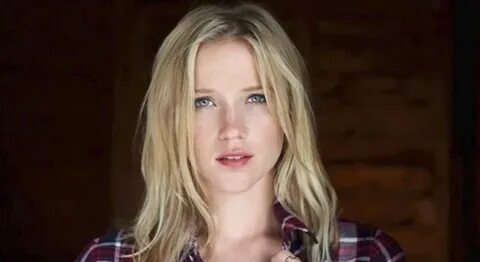 Jessy Schram Bio, Age, Wiki, Dating, Boyfriend, Affair, Net 