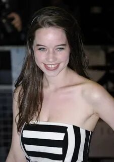 60+ Hot Photos Of Anna Popplewell That Will Make You Drool