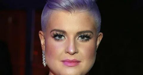 Kelly Osbourne também planeja retirar os seios para evitar o