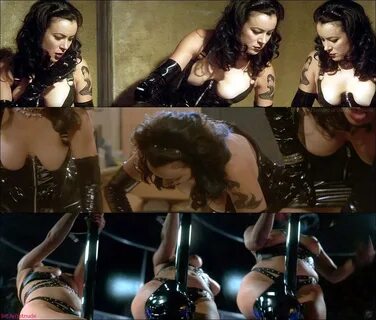 Jennifer Tilly Nude - See the World's Most Distracting Boobs