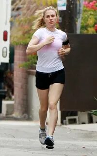 Anna Paquin: Friday Fitness - Celebrity Gossip Site Celebrit