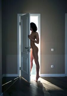 Голые женщины через полупрозрачное зеркало (99 фото) - секс и порно trahbabah.co