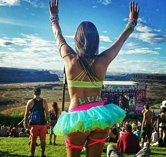 This is so cute! #iheartraves #iheartravefashion Sexy rave g